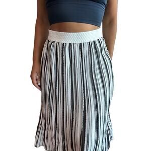 Metro Wear Skirt Elastic Waist  Black White Medium